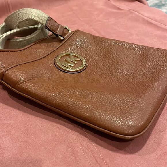 Authentic MK Michael Kors Fulton Tan Leather & Canvas Strap Crossbody Purse Bag - Picture 2 of 7